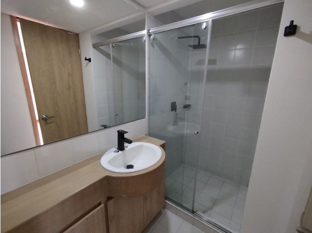 Apartamento de 3 alcobas en venta en Terminal De Transportes, Bogotá, 68 m² · foto 2 de 9