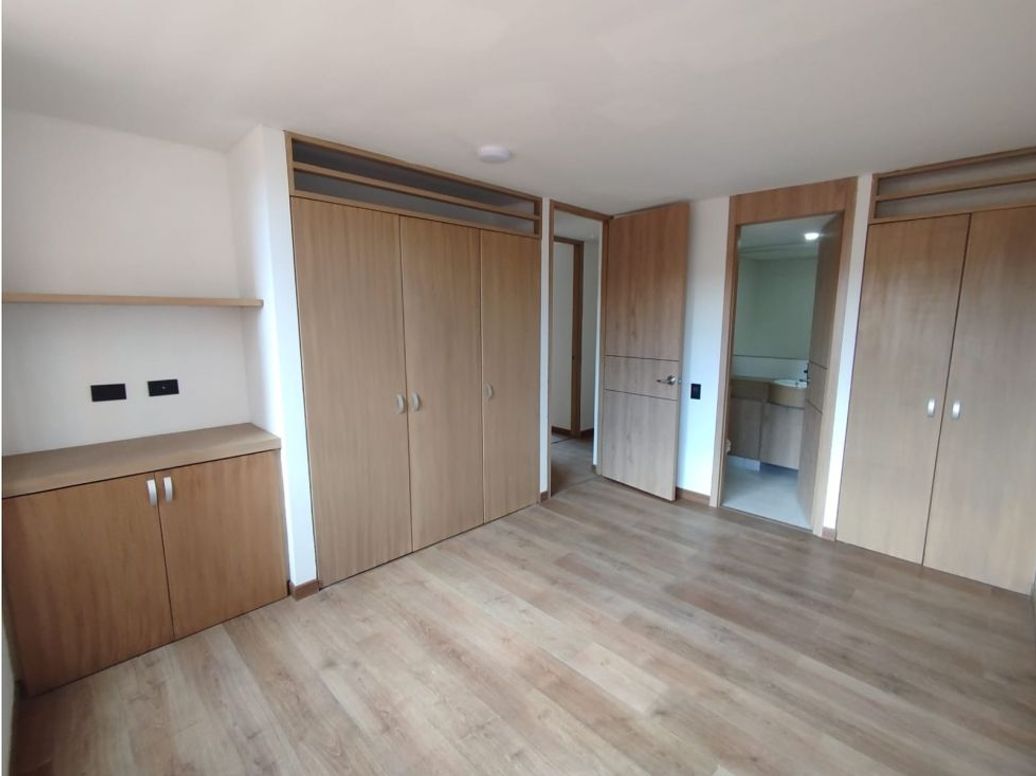 Apartamento de 3 alcobas en venta en Terminal De Transportes, Bogotá, 68 m² · foto 4 de 9