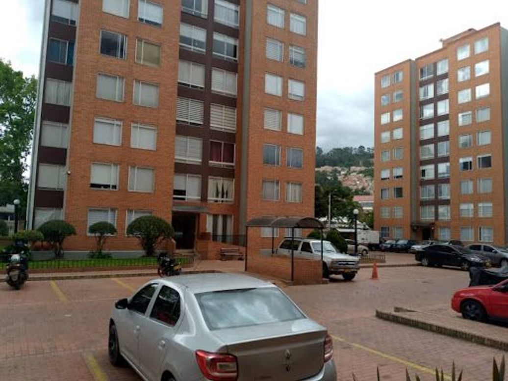 Apartamento de 3 alcobas en venta en El Redil, Bogotá, 64 m² · foto 2 de 7