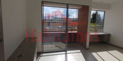 Te presentamos un hermoso apartamento de 78 m2 Rionegro, lo que te brinda amplias vistas al verde paisaje que te rodea. Su distribución ideal te permite habitar cómodamente, con amplias habitaciones, cocina integral y zonas comunes iluminadas.Así mismo puedes acceder a parqueadero privado, gimnasio, zona pets, sauna y turco para que aproveches tu tiempo libre. Además, su ubicación estratégica te permite acceder fácilmente a los principales centros comerciales, oficinas y vías de la ciudad.¡ Agéndate ¡