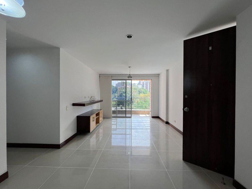 Apartamento en Arriendo en Torres Del Sur, Comuna 9, Envigado en El Escobero