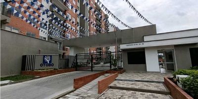 ¡Se Renta Apartamento en Conjunto Residencial Otobo – Palmira! ?✨

Ubicado en el piso 8, este cómodo y moderno apartamento cuenta con:

? Cocina integral
? Zona de lavado
? Sala comedor amplia
? Balcón con excelente vista
? Estudio
? Baño auxiliar
? 3 alcobas con clóset, la principal con vestier y baño privado

Zonas comunes del conjunto:

✅ Piscinas para adultos y niños
✅ Parqueadero para visitantes
✅ Parque infantil
✅ Salón social
✅ Seguridad 24/7

? Ubicación estratégica en Ciudad Santa Bárbara, cerca del Centro Comercial Llanogrande, a pocos minutos del aeropuerto y con fácil salida hacia Cali, lo que ofrece excelente conectividad.

? Mayor información: 313 691 9732
