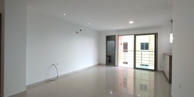 Apartamento en arriendo en Villa Santos, ubicado en unidad cerrada cerca a supermercados, parques, hoteles, rutas de transportes público. Cuenta con 3 habitaciones, 4 baños, sala comedor, estar de tv,hall de acceso, hall de alcobas, pisos en porcelanato y cerámica, cocina integral con mesón en granito, zona de ropas, gimnasio, salón comunal, zonas verdes, parqueadero asignado, planta eléctrica parcial, vigilancia y portería 24 Horas.