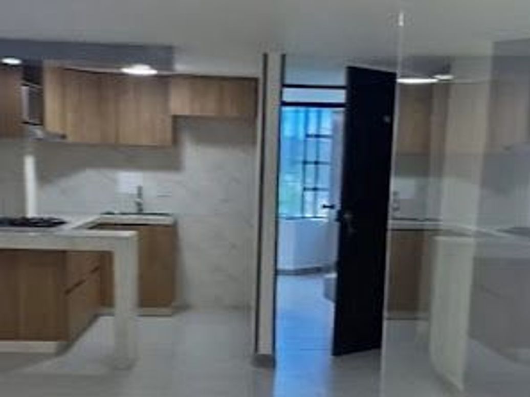 Casa de 8 alcobas en venta en El Vergel Occidental, Bogotá, 270 m² · foto 3 de 9