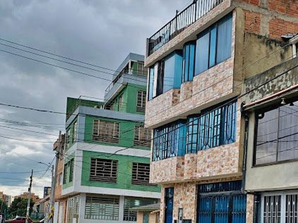 Casa de 8 alcobas en venta en El Vergel Occidental, Bogotá, 270 m² · foto 5 de 9