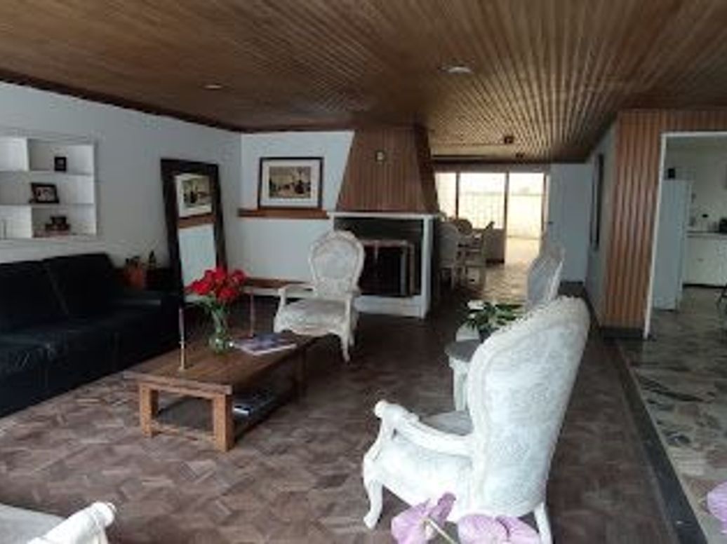 Casa de 6 alcobas en venta en Teusaquillo, Bogotá, 560 m² · foto 4 de 17