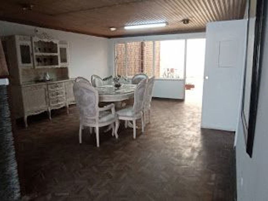 Casa de 6 alcobas en venta en Teusaquillo, Bogotá, 560 m² · foto 3 de 17