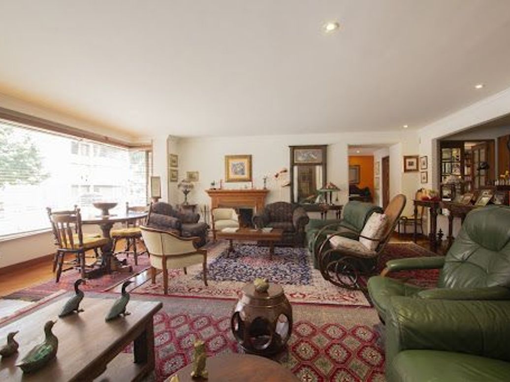 Apartamento de 2 alcobas en venta en Chico, Bogotá, 221 m² · foto 2 de 20