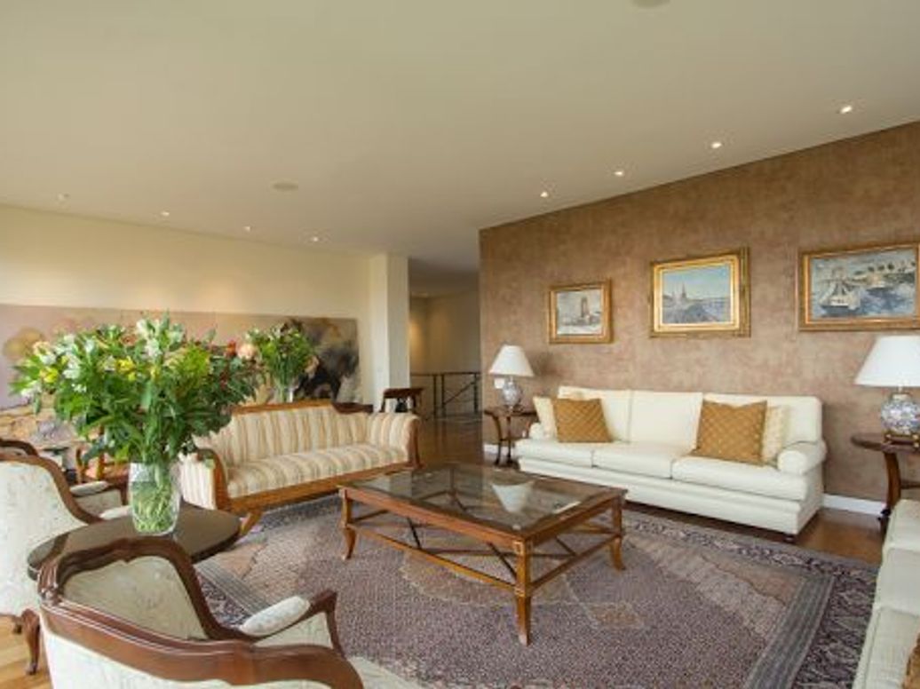 Apartamento de 4 alcobas en venta en Los Rosales, Bogotá, 640 m² · foto 2 de 20