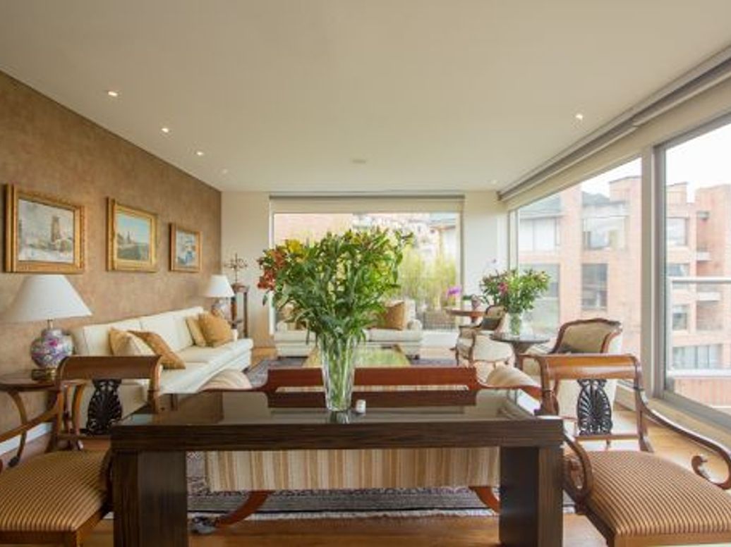 Apartamento de 4 alcobas en venta en Los Rosales, Bogotá, 640 m² · foto 3 de 20