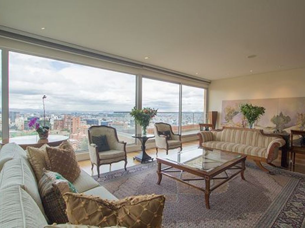 Apartamento de 4 alcobas en venta en Los Rosales, Bogotá, 640 m² · foto 4 de 20