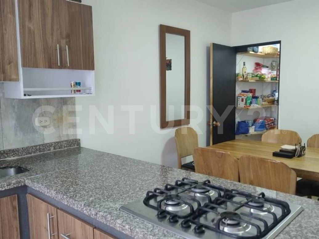 Casa de 3 alcobas en venta en Capellanía, Bogotá, 131 m² · foto 3 de 16