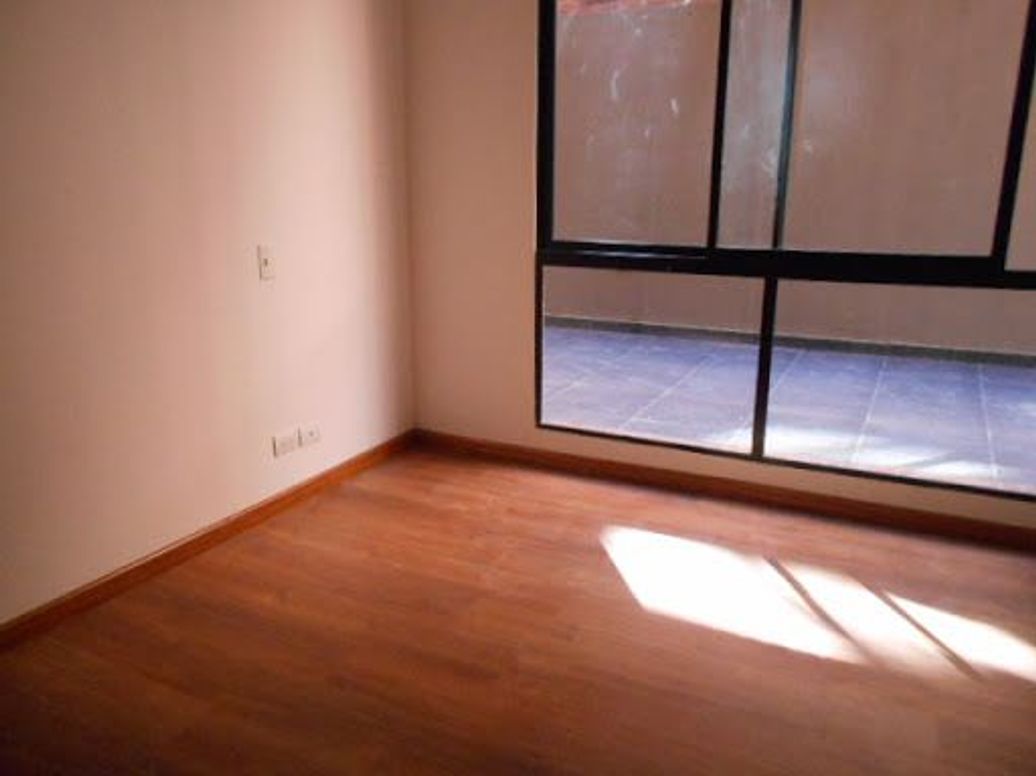 Apartamento de 3 alcobas en venta en Los Rosales, Bogotá, 165 m² · foto 4 de 13
