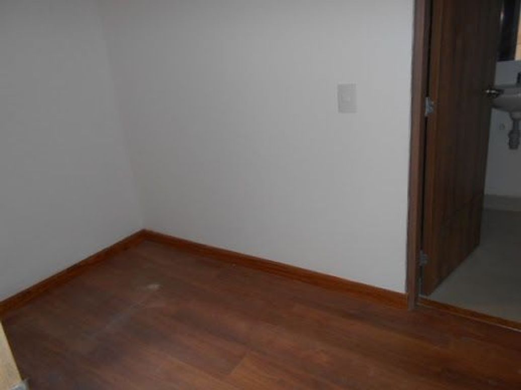 Apartamento de 3 alcobas en venta en Los Rosales, Bogotá, 165 m² · foto 5 de 13