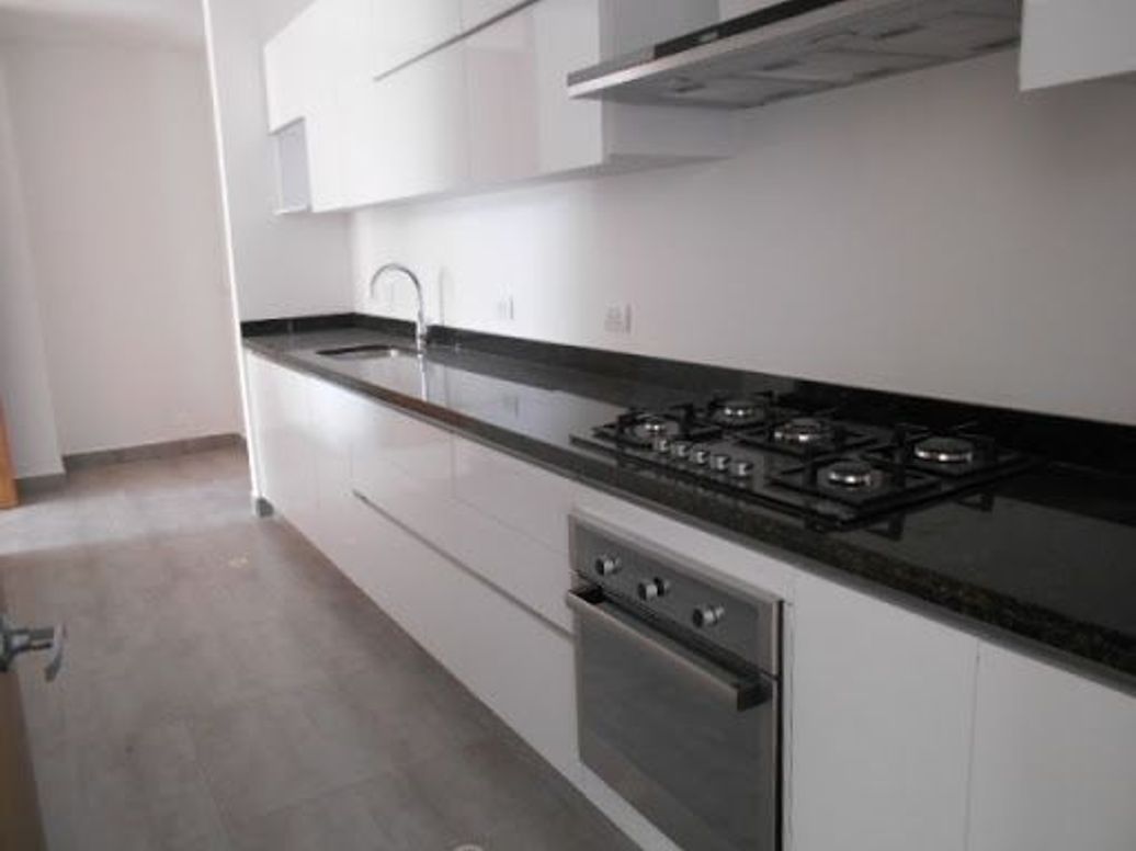 Apartamento de 3 alcobas en venta en Los Rosales, Bogotá, 165 m² · foto 10 de 13