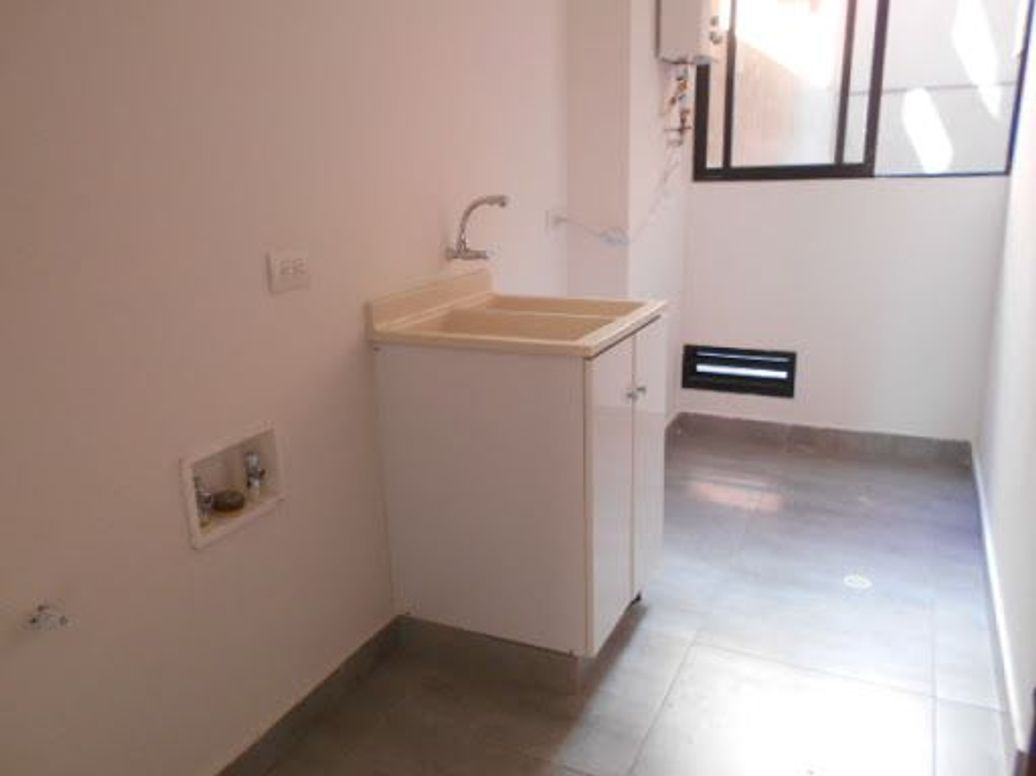 Apartamento de 3 alcobas en venta en Los Rosales, Bogotá, 165 m² · foto 11 de 13