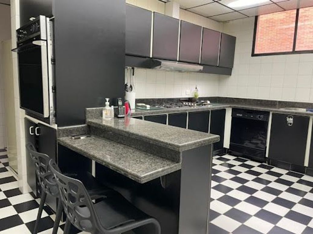 Apartamento de 3 alcobas en venta en Los Rosales, Bogotá, 517 m² · foto 10 de 20