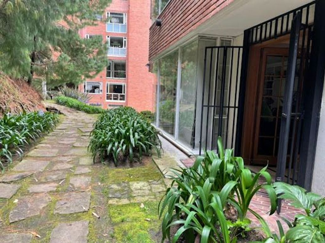 Apartamento de 4 alcobas en venta en Los Rosales, Bogotá, 300 m² · foto 8 de 20
