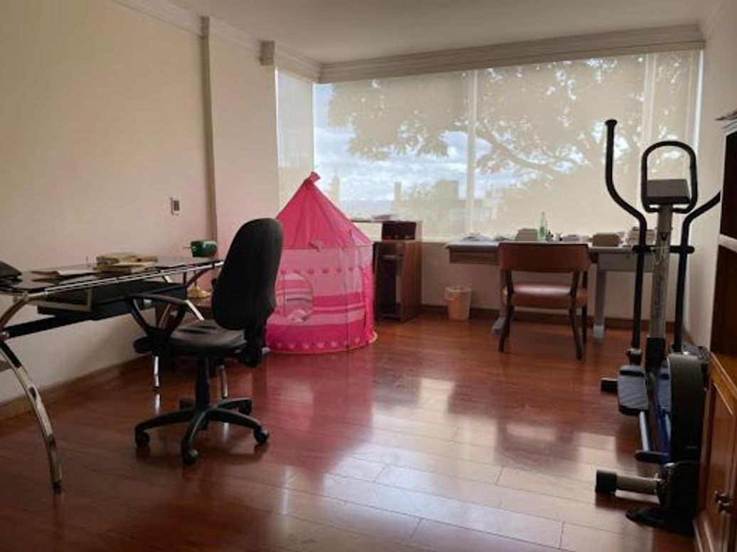 Apartamento de 4 alcobas en venta en Los Rosales, Bogotá, 300 m² · foto 13 de 20