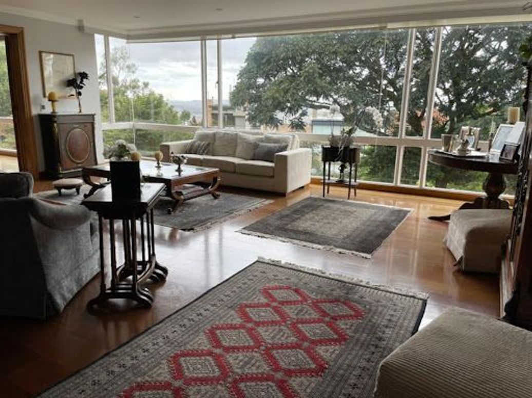 Apartamento de 4 alcobas en venta en Los Rosales, Bogotá, 300 m² · foto 19 de 20