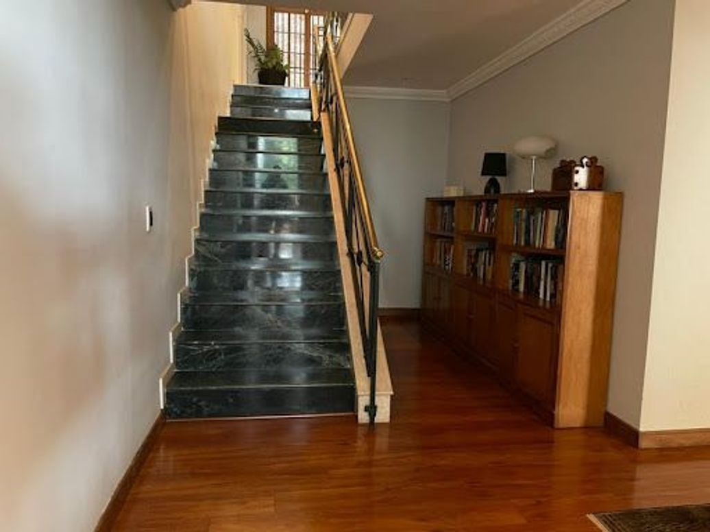 Apartamento de 4 alcobas en venta en Los Rosales, Bogotá, 300 m² · foto 2 de 20