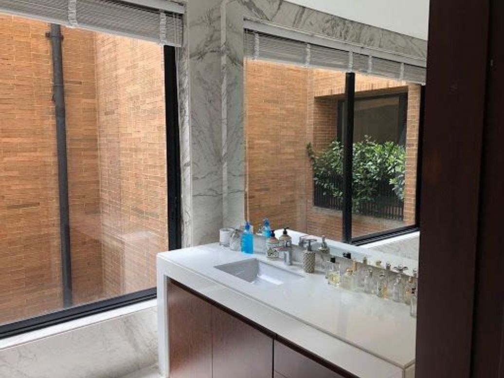 Apartamento de 2 alcobas en venta en Chicó Alto, Bogotá, 301 m² · foto 6 de 13