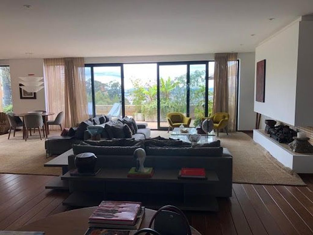 Apartamento de 2 alcobas en venta en Chicó Alto, Bogotá, 301 m² · foto 9 de 13