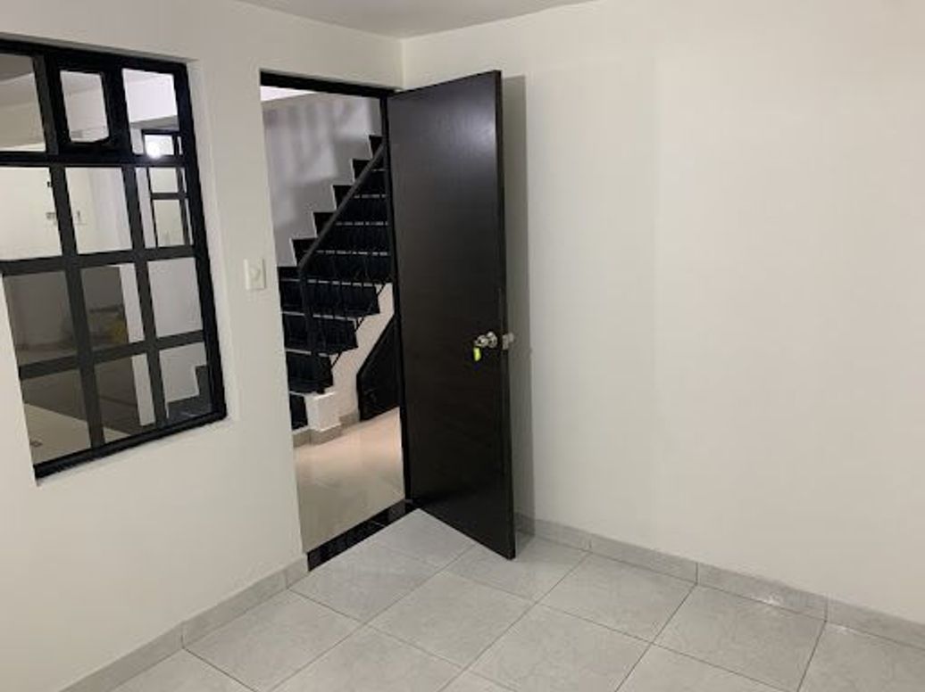 Casa de 20 alcobas en venta en Teusaquillo, Bogotá, 650 m² · foto 5 de 20