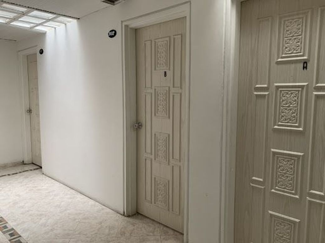 Casa de 17 alcobas en venta en Quinta Paredes, Bogotá, 645 m² · foto 3 de 10