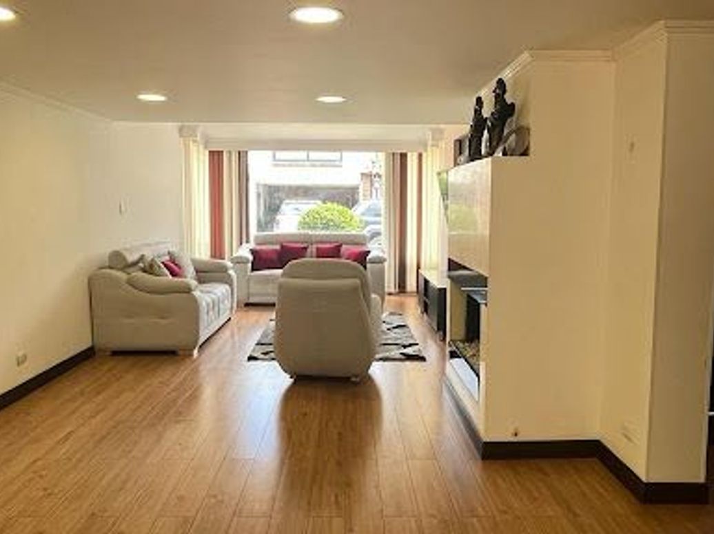Casa de 3 alcobas en venta en Cedritos, Bogotá, 148 m² · foto 2 de 20