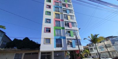 Inmueble con sala, comedor, cocina, dos habitaciones, un baño social y un baño privado, garaje privado y deposito. Vetustez 7 años. Vr. Admón. $349.299.