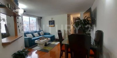 Espectacular Apartamento de 67 m² en décimo piso con vista exterior panorámica, ubicado en Tibabita a solo pasos de la Carrera Novena y de la zona comercial, con una ubicación estratégica que facilita tu movilidad y acceso a servicios; cuenta con 3 habitaciones con clóset, un estudio ideal para home office o biblioteca, cocina integral semiabierta con zona de lavandería anexa y 2 parqueaderos descubiertos en línea, además su distribución aprovecha al máximo la luz natural y la ventilación para crear ambientes cálidos y funcionales. El conjunto cuenta con dos ascensores en cada torre, ofrece vigilancia 24 horas, salón social, gimnasio, parque infantil, parqueaderos para visitantes y amplias zonas verdes, convirtiendo esta propiedad en una opción perfecta tanto para vivir en familia como para invertir. Contáctame y con gusto agendo tu visita.