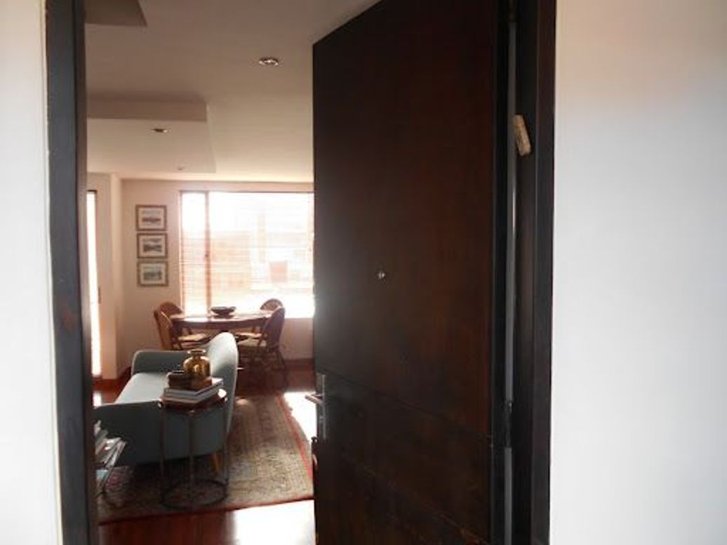 Apartamento de 1 alcoba en venta en Santa Barbara Oriental, Bogotá, 82 m² · foto 4 de 20