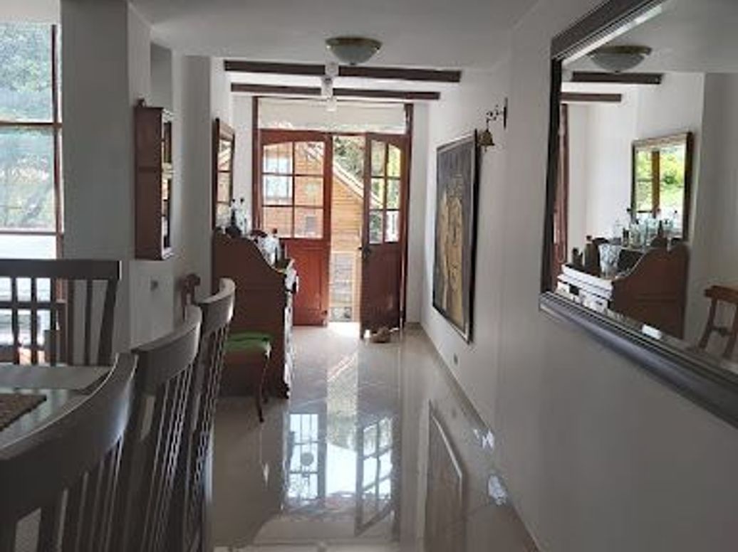 Casa de 3 alcobas en venta en Cerros De Niza, Bogotá, 240 m² · foto 14 de 20