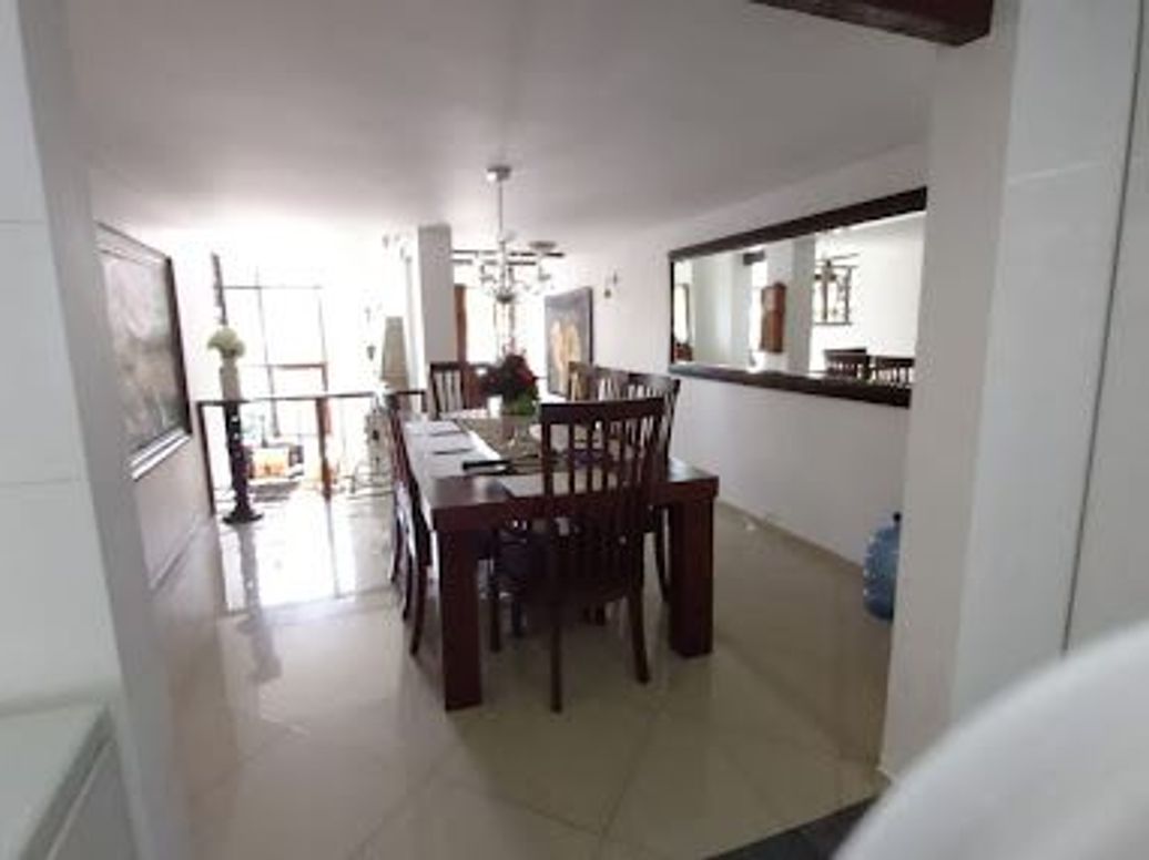 Casa de 3 alcobas en venta en Cerros De Niza, Bogotá, 240 m² · foto 16 de 20
