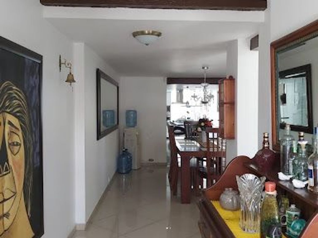 Casa de 3 alcobas en venta en Cerros De Niza, Bogotá, 240 m² · foto 8 de 20
