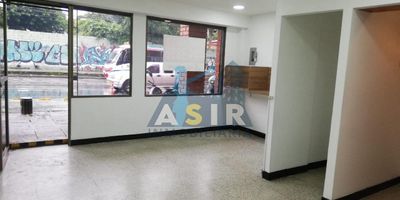 Se arrienda local para empresa que busque comodidad y buena ubicación en el C.C. Contemporaneo, cerca de la 70, zona de restaurantes y hoteles, cuenta con excelente acceso de transporte público.

No pierdas esta excelente oportunidad. Contáctanos para más información o agendar tu cita. Este excelente espacio espera por ti.