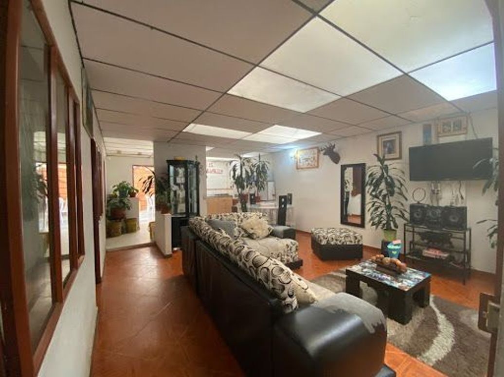 Casa de 4 alcobas en venta en Pio Xii, Bogotá, 463 m² · foto 4 de 20