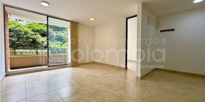 Apartamento en Arriendo en el Trianon - Envigado  con 4 habitaciones, 4 Closet, 2 baños completos, sala comedor, cocina integral, red de gas natural, calentador, zona de ropas y amplio balcón. Parqueadero cubierto. Área privada de 69 m². 

Estrato 4

Predial $ 1.800.000 Anual 

Unidad cerrada con portería y vigilancia 24 horas, piscina, senderos peatonales, juegos infantiles, zona de mascotas, piscina para adultos y niños.

Zona residencial, cerca de parques, supermercados, tiendas, bombas de gasolina, centros de salud y fácil acceso a transporte público.

Para más información, ¡Comunícate Ahora!

*NOTA ACLARATORIA: Puede haber diferencias en las áreas suministradas en esta publicación, al momento de la negociación se deben verificar por escrituras públicas debidamente registradas.
 
