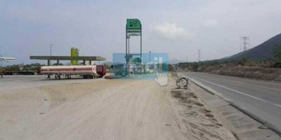 Vendemos Lote de 6.439 m2 en zona industrial, sobre la Vía Alterna Al Puerto sector EL LIMON en Santa Marta. totalmente cerrado con muros de bloques de concreto, aljibe profundo y servicios públicos, esta al lado de estación de servicio BIOMAX, y planta de Cementos ARGOS.excelente opción para desarrollo de industria , parque logístico y talleres. 
