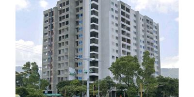 Alquilamos excelente Local NUEVO en Plazoleta de edificio PORTUS 3.52 en barrio Vipasa, al norte de Cali, excelente opción para instituciones, comercio o entidades financieras. Se entrega con piso en concreto nivelado, punto cero hidrosanitario y eléctrico, puerta en vidrio, espacio para disposición de aviso y red contra incendios. PERIODO DE GRACIA 30 DÍAS. Precio incluye Adminnistración.
