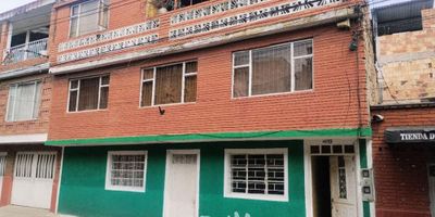 [VEN] ID HOUM: 151242

En Houm te ayudamos de forma fácil y segura. Los beneficios de comprar con nosotros:
    • Te ayudamos a conseguir financiamiento a través de una asesoría personalizada
    • Mediación y seguimiento de todo el proceso
    • Ponemos a tu disposición profesionales en notariado, registro y asesoría jurídica
¡Solo te preocupas de las firmas!

Casa en venta, ubicada en el barrio Belén, Fontibón, con una superficie construida de 200.00 m² y superficie total de 200.00 m². 

Sus principales características son:

    • 8 dormitorios
    • 6 baños
    • No Admite mascotas
    • Año de construcción: 1999
    • Bodega
            
Si compras con nosotros, te brindamos asesoría personalizada durante todo el proceso.
        
Más que una inmobiliaria, somos Houm.
*Aplican T&C