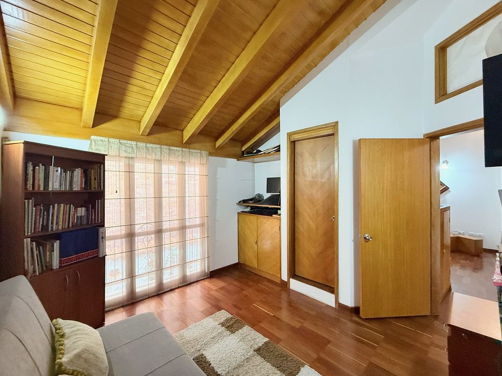 Casa de 4 alcobas en venta en Caobos Salazar, Bogotá, 270 m² · foto 13 de 20