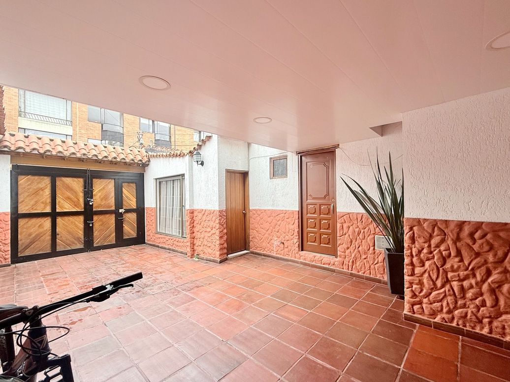Casa de 4 alcobas en venta en Caobos Salazar, Bogotá, 270 m² · foto 19 de 20