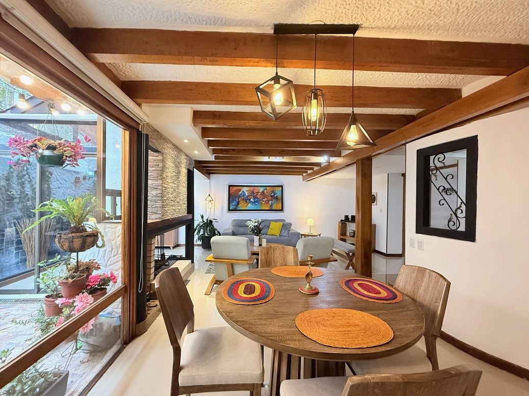 Casa de 4 alcobas en venta en Caobos Salazar, Bogotá, 270 m² · foto 4 de 20