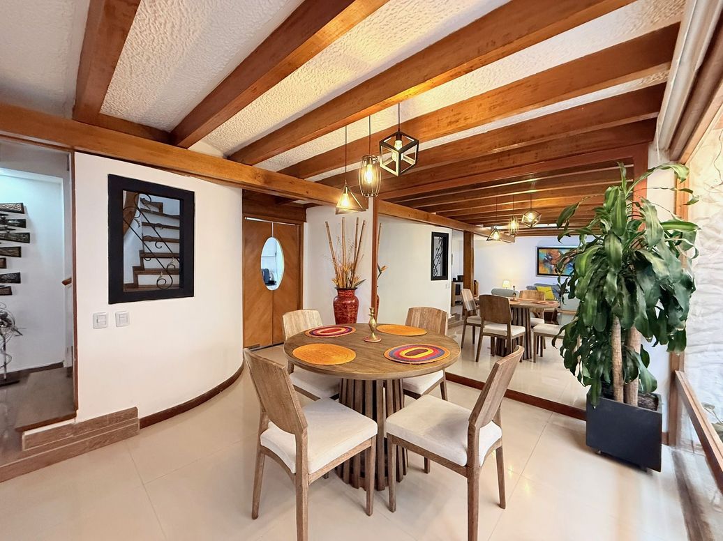 Casa de 4 alcobas en venta en Caobos Salazar, Bogotá, 270 m² · foto 3 de 20