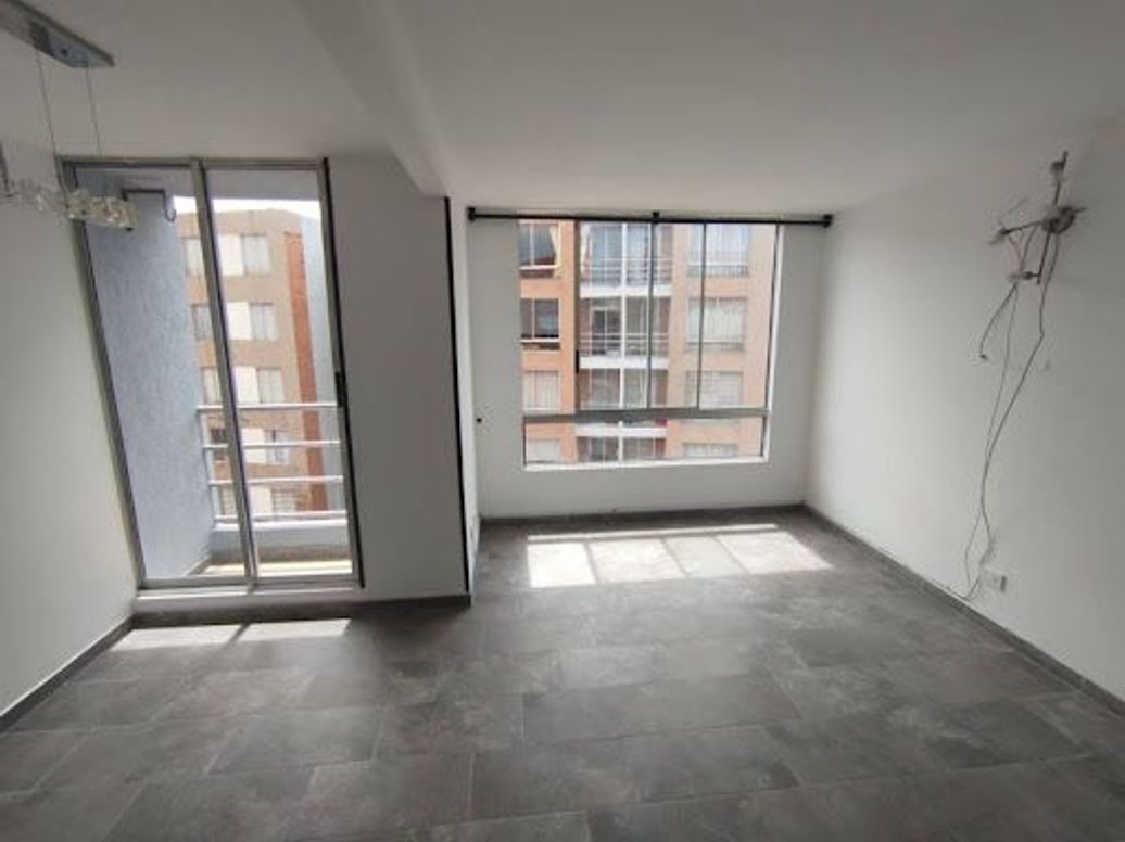 Apartamento de 3 alcobas en venta en Villas De Granada, Bogotá, 62 m² · foto 4 de 18
