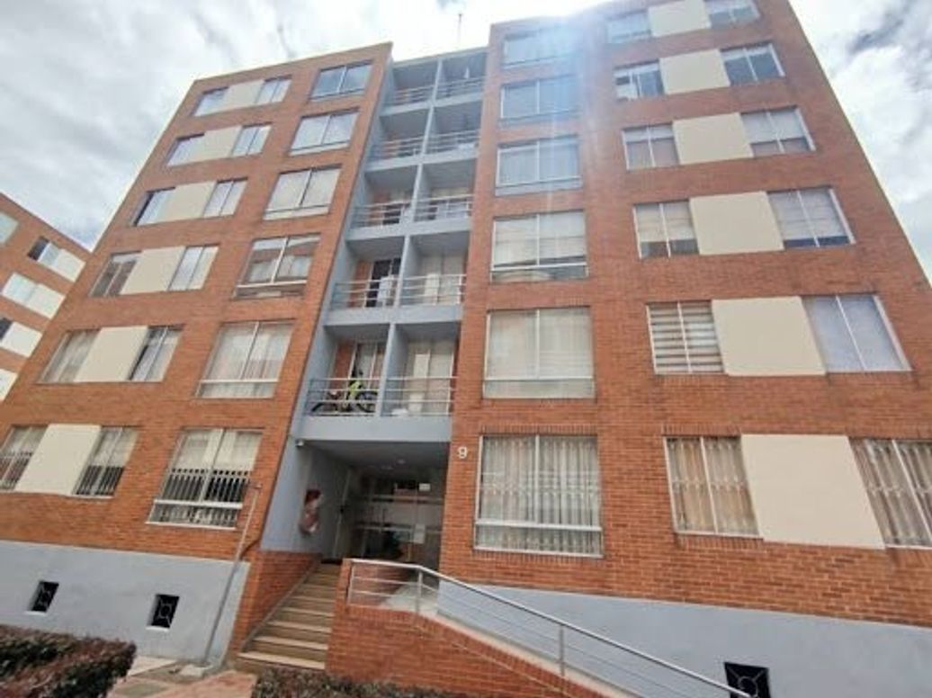 Apartamento de 3 alcobas en venta en Villas De Granada, Bogotá, 62 m² · foto 2 de 18
