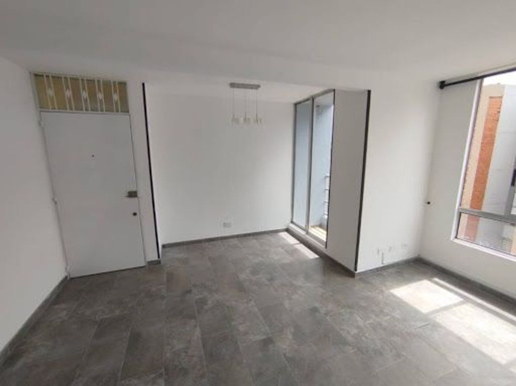 Apartamento de 3 alcobas en venta en Villas De Granada, Bogotá, 62 m² · foto 5 de 18