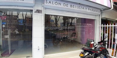 LOCAL COMERCIAL UBICADO EN FRENTE A LA ESTACION DE TRAMILENIO DE FLORES, PRIMER PISO,DIRECTO A CALLE, EXCELENTE ESTADO REMODELADO, BASTANTE FLUJO DE GENTE.